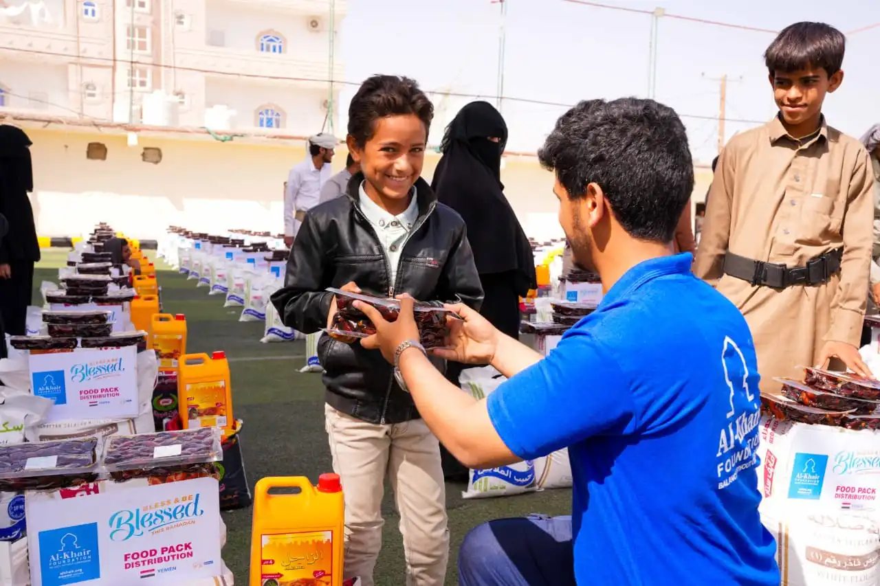 Yemen.. Ramadan Is Seen in Children’s Faces as Food Baskets Arrive